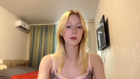 Snapshot of kacicasal chatting on 07/05/26, 02:13 Mia 1st day here online show from 07/05/26, 02:13