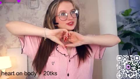 Snapshot of kacyboone chatting on 11/13/25, 06:23 Tate online show from 11/13/25, 06:23