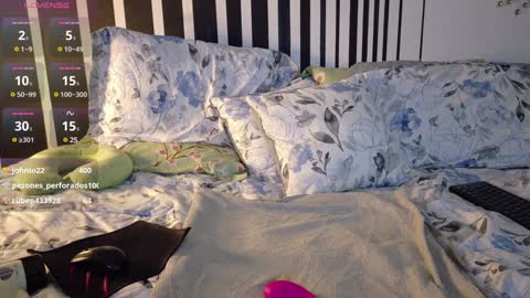 Snapshot of kad_kad chatting on 01/08/25, 11:19 Kanela online show from 01/08/25, 11:19