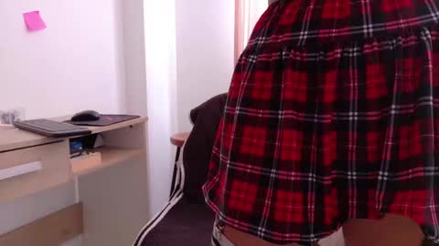 Snapshot of kad_kad chatting on 11/17/25, 03:40 Kanela online show from 11/17/25, 03:40