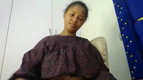 Snapshot of kadime001 chatting on 11/11/25, 08:09 kadime online show from 11/11/25, 08:09