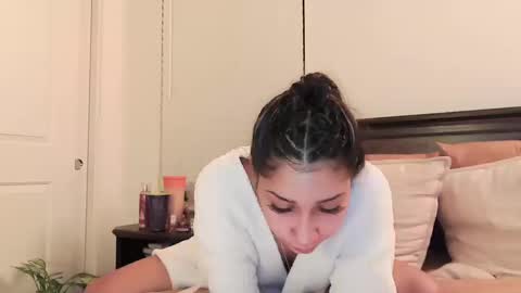 kaelagreen online show from 10/19/25, 06:47