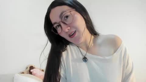 ChloeIndependient model online show from 09/22/25, 02:52