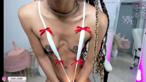 Snapshot of kaia_cam chatting on 03/11/25, 11:44 online show from 03/11/25, 11:44