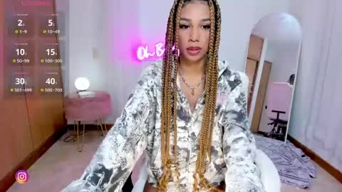 Snapshot of kaia_cam chatting on 05/31/26, 12:23 online show from 05/31/26, 12:23