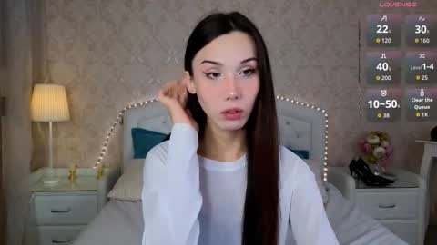 Kaia Monday Thursday FridaySaturdaySunday online show from 11/06/25, 09:43