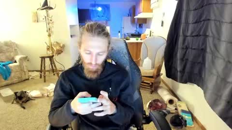 Kaiku77 online show from 10/28/25, 08:11