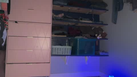 Snapshot of kaileeshy chatting on 04/08/26, 04:23 Kailee Smile online show from 04/08/26, 04:23