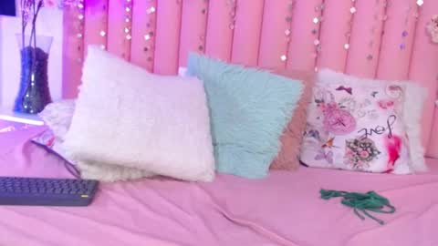 Snapshot of kailye_jones chatting on 01/16/25, 01:06 kailye Jones online show from 01/16/25, 01:06