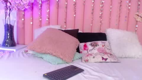 Snapshot of kailye_jones chatting on 01/18/25, 11:00 kailye Jones online show from 01/18/25, 11:00