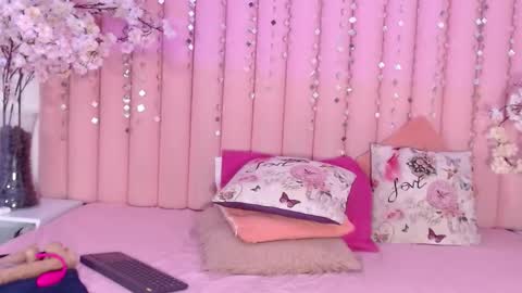 Snapshot of kailye_jones chatting on 03/08/25, 11:18 kailye Jones online show from 03/08/25, 11:18