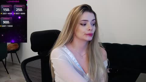 Snapshot of kailyn_moen01 chatting on 12/02/24, 10:01 Kailyn online show from 12/02/24, 10:01