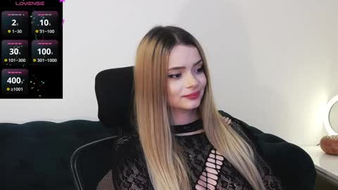 Snapshot of kailyn_moen01 chatting on 12/15/24, 08:04 Kailyn online show from 12/15/24, 08:04