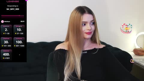 Snapshot of kailyn_moen01 chatting on 12/15/24, 11:09 Kailyn online show from 12/15/24, 11:09