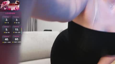 Snapshot of kailyn_moen01 chatting on 02/07/25, 12:53 Kailyn online show from 02/07/25, 12:53