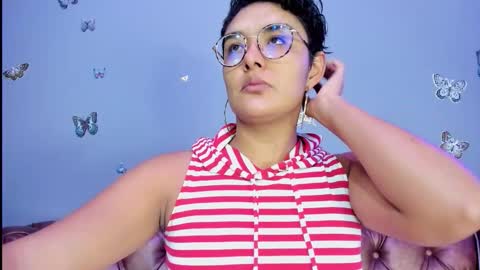 kaira_mosse_ online show from 11/16/25, 11:49