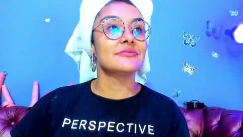 kaira_mosse_ online show from 05/28/26, 11:51