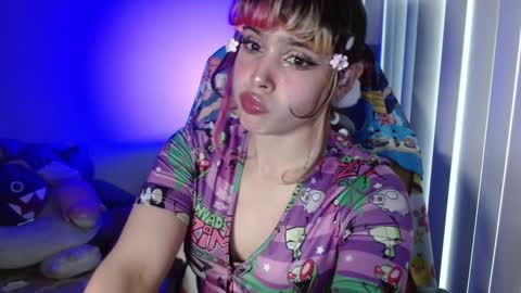 Snapshot of kairilovescumm chatting on 12/31/24, 12:00 Kairi online show from 12/31/24, 12:00