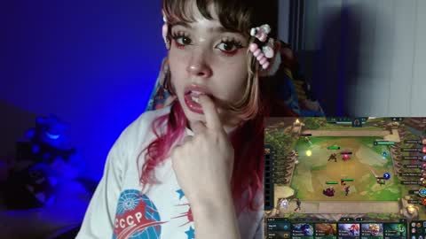 Snapshot of kairilovescumm chatting on 01/17/25, 01:04 Kairi online show from 01/17/25, 01:04