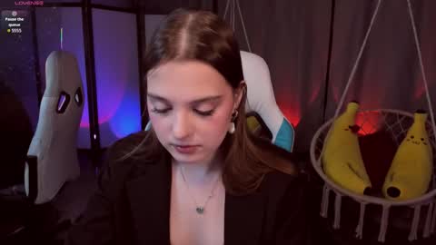 Snapshot of kaisajenner chatting on 11/14/25, 07:45 Kaisa online show from 11/14/25, 07:45