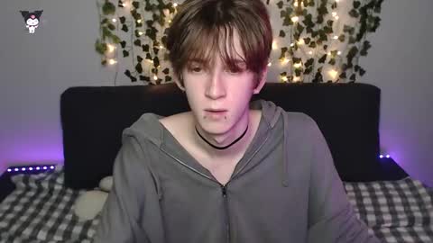 slutkai online show from 11/21/25, 08:40