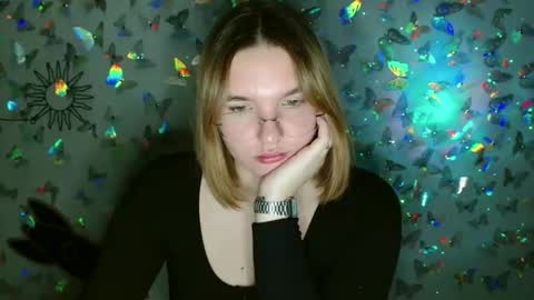 Kaitlin online show from 09/19/25, 09:22