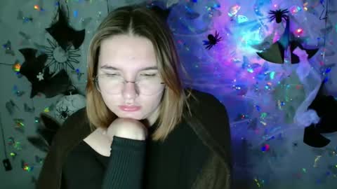 Kaitlin online show from 10/04/25, 07:17