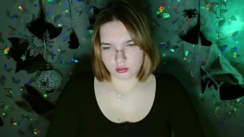 Kaitlin online show from 10/06/25, 05:43