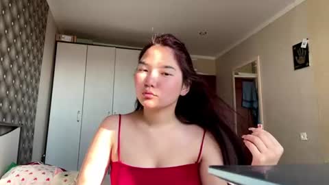 Snapshot of kalalinet chatting on 06/30/26, 12:39 Sakura online show from 06/30/26, 12:39