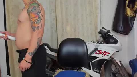 Snapshot of kaledd_musclee chatting on 01/10/25, 07:11 Kaledd musclees room Master online show from 01/10/25, 07:11