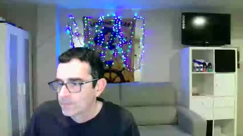 Snapshot of kalem48 chatting on 12/12/24, 12:38 MusicMen49 online show from 12/12/24, 12:38