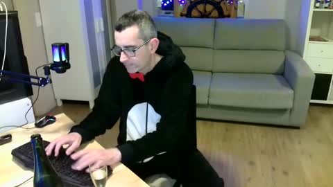 Snapshot of kalem48 chatting on 01/03/25, 11:33 MusicMen49 online show from 01/03/25, 11:33