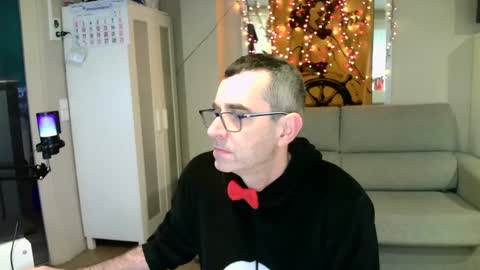 Snapshot of kalem48 chatting on 01/04/25, 09:21 MusicMen49 online show from 01/04/25, 09:21