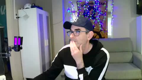 Snapshot of kalem48 chatting on 01/26/25, 02:41 MusicMen49 online show from 01/26/25, 02:41