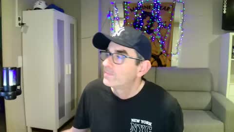 Snapshot of kalem48 chatting on 02/02/25, 10:17 MusicMen49 online show from 02/02/25, 10:17