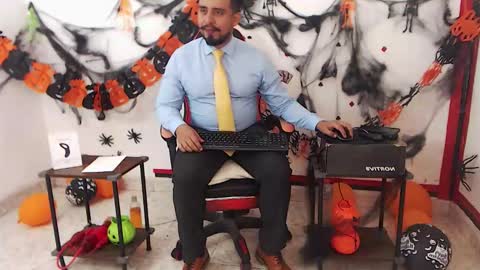 Kaleth online show from 10/30/25, 09:04