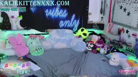 Snapshot of kaliekitten chatting on 04/21/26, 01:42 KalieKitten online show from 04/21/26, 01:42
