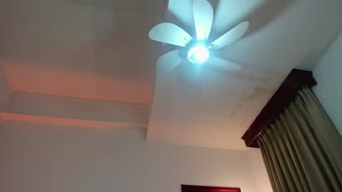 KaliMonroe online show from 12/30/24, 11:37