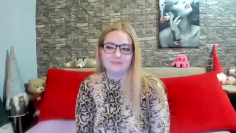 Snapshot of kalindahot chatting on 02/09/25, 01:11 kalindahot online show from 02/09/25, 01:11