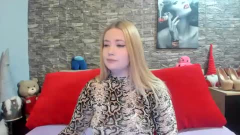 Snapshot of kalindahot chatting on 10/07/25, 06:16 kalindahot online show from 10/07/25, 06:16