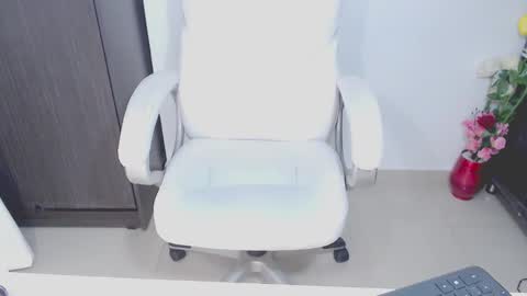 Hannah online show from 10/17/25, 10:34