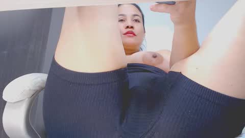 Snapshot of kally_higgins chatting on 03/24/26, 10:59 Hannah online show from 03/24/26, 10:59