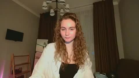 Snapshot of kalorine chatting on 11/24/25, 05:12 Mellikyy online show from 11/24/25, 05:12