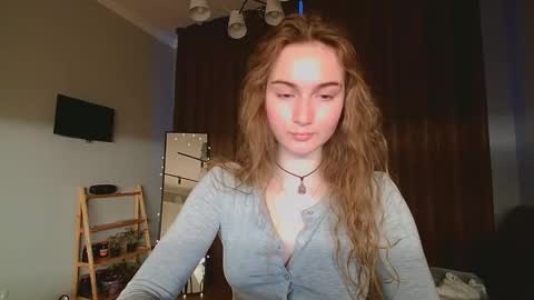 Snapshot of kalorine chatting on 03/03/26, 01:39 Mellikyy online show from 03/03/26, 01:39