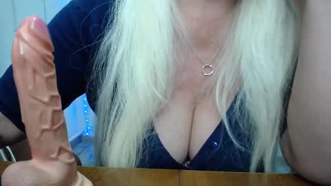 Snapshot of kamaliasim chatting on 01/17/25, 10:34 KamaliaSim online show from 01/17/25, 10:34