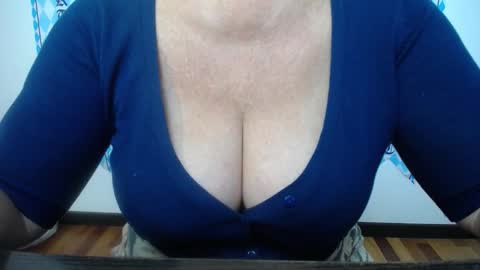 Snapshot of kamaliasim chatting on 09/30/25, 06:51 KamaliaSim online show from 09/30/25, 06:51