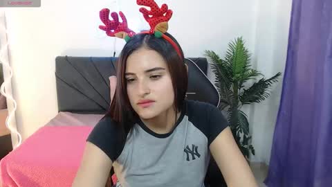 Snapshot of kameron_tay chatting on 12/04/25, 07:55 KAMERON online show from 12/04/25, 07:55