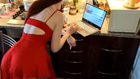 Kamila online show from 04/15/26, 02:24