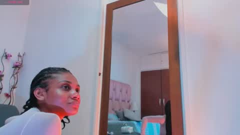 Snapshot of kamila_arias chatting on 06/25/26, 01:04 online show from 06/25/26, 01:04
