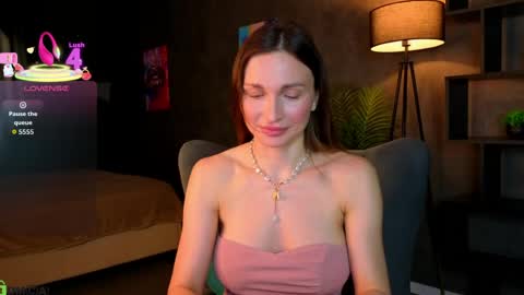 Snapshot of kamila_lee chatting on 06/06/26, 06:07 Kamila GMT2 Tue 10 AM - 4 PMWed 3-9 AM Thur 3-9 AM Fri 3-9 AM Sat 10 AM - 4 PM. online show from 06/06/26, 06:07